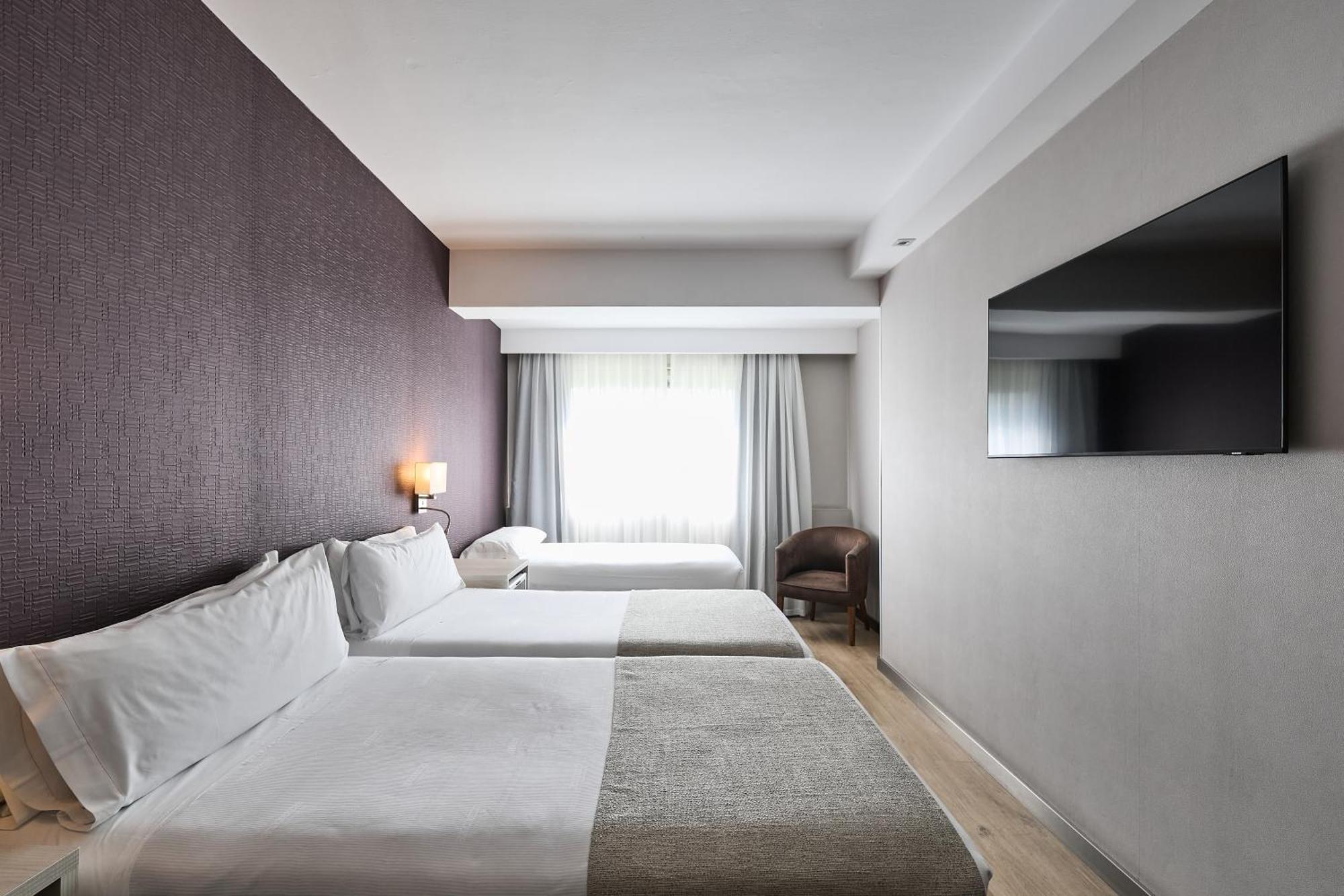 Catalonia Atenas Barcelona Room photo