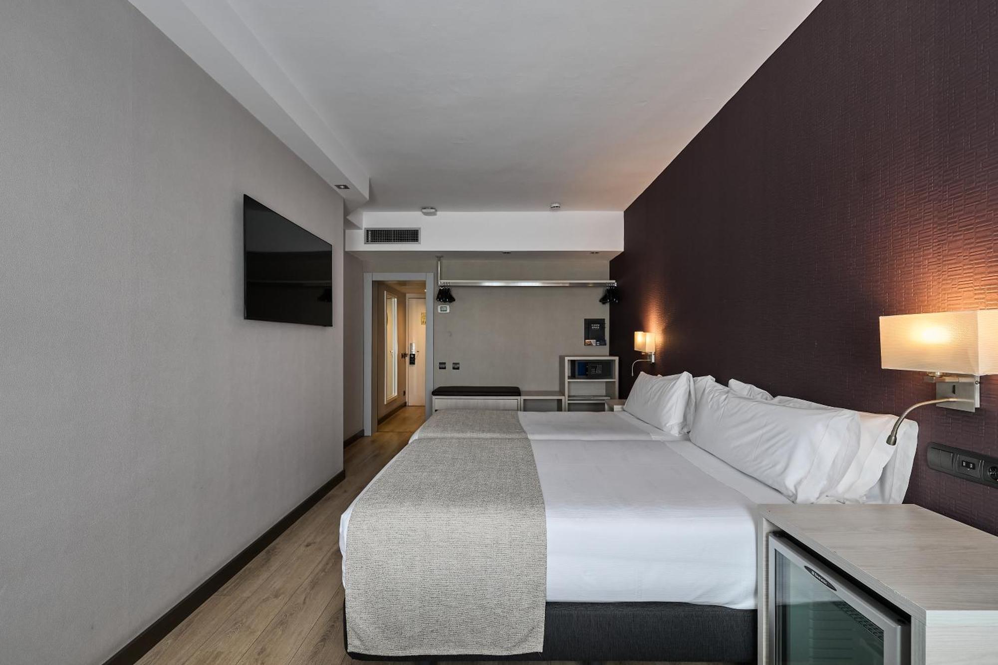 Catalonia Atenas Hotel Barcelona Room photo