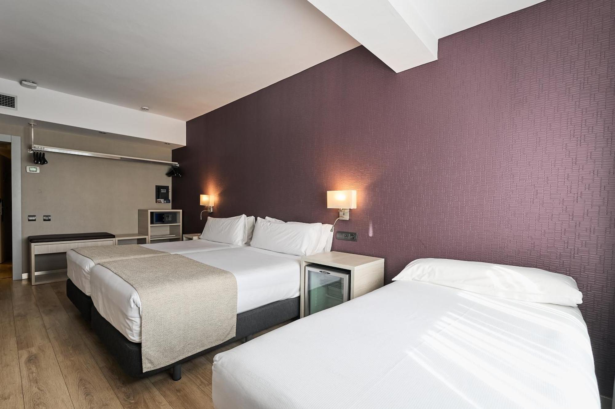 Catalonia Atenas Barcelona Room photo