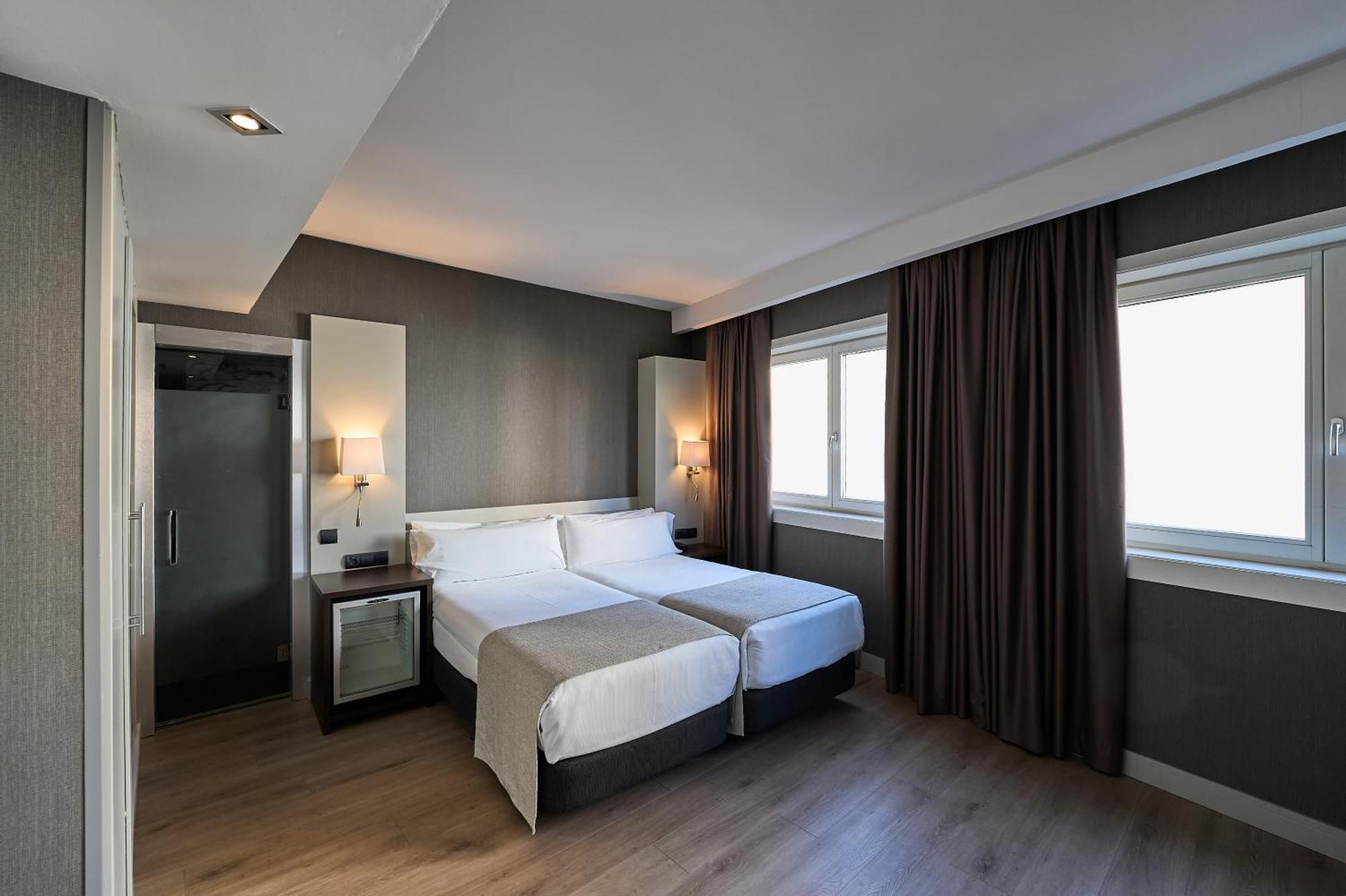 Catalonia Atenas Barcelona Room photo