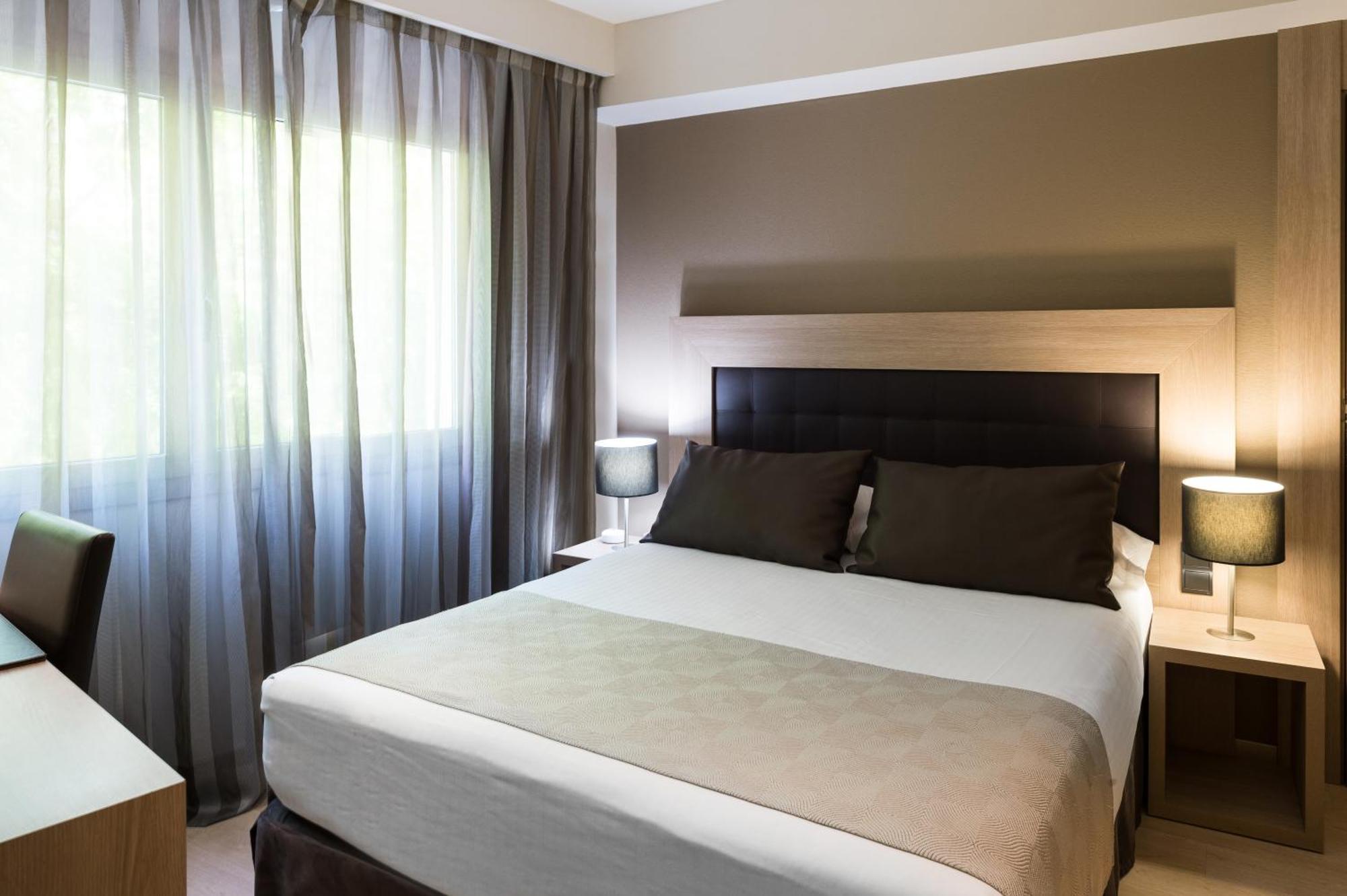 Catalonia Atenas Barcelona Room photo