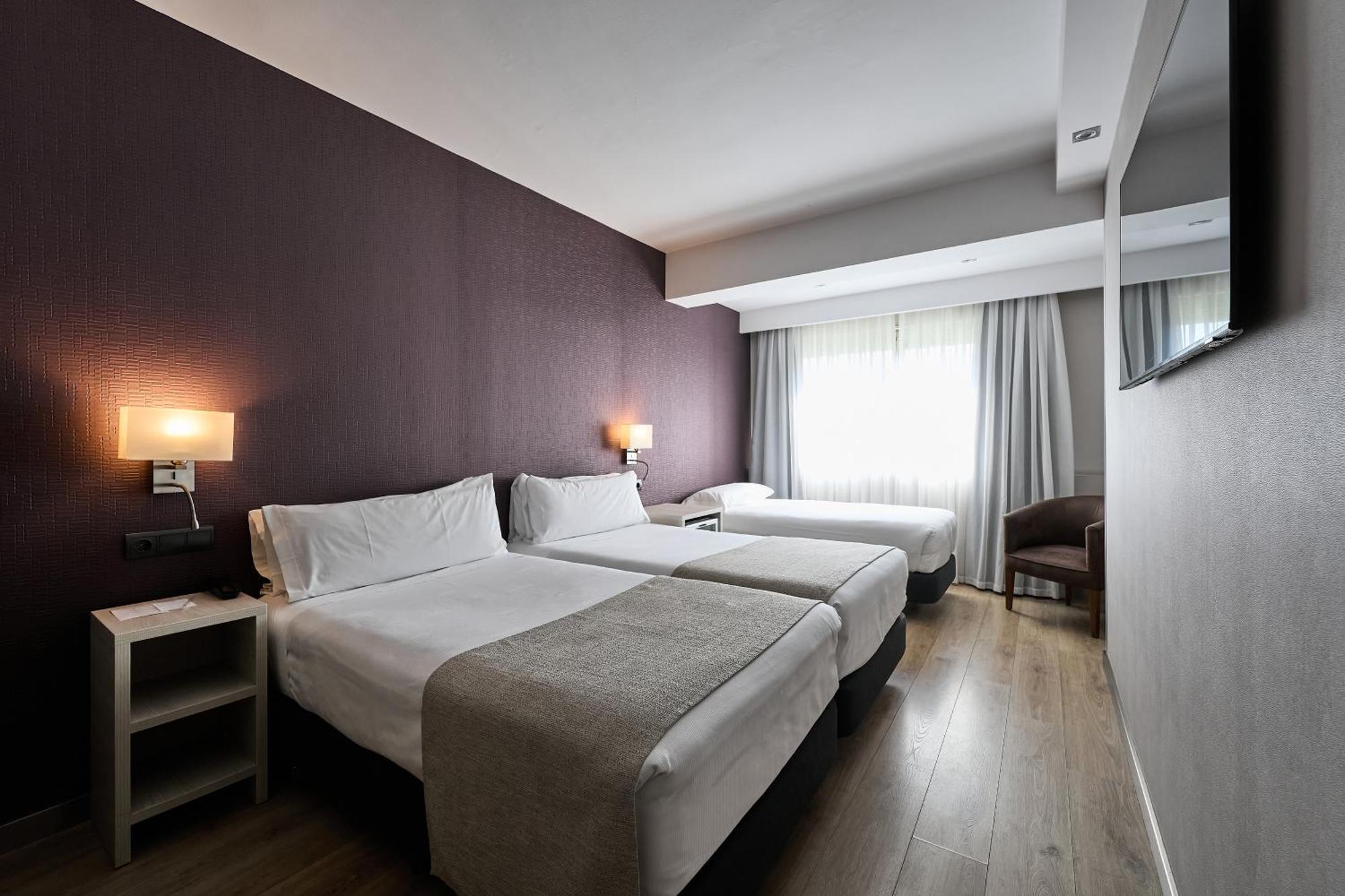 Catalonia Atenas Barcelona Room photo