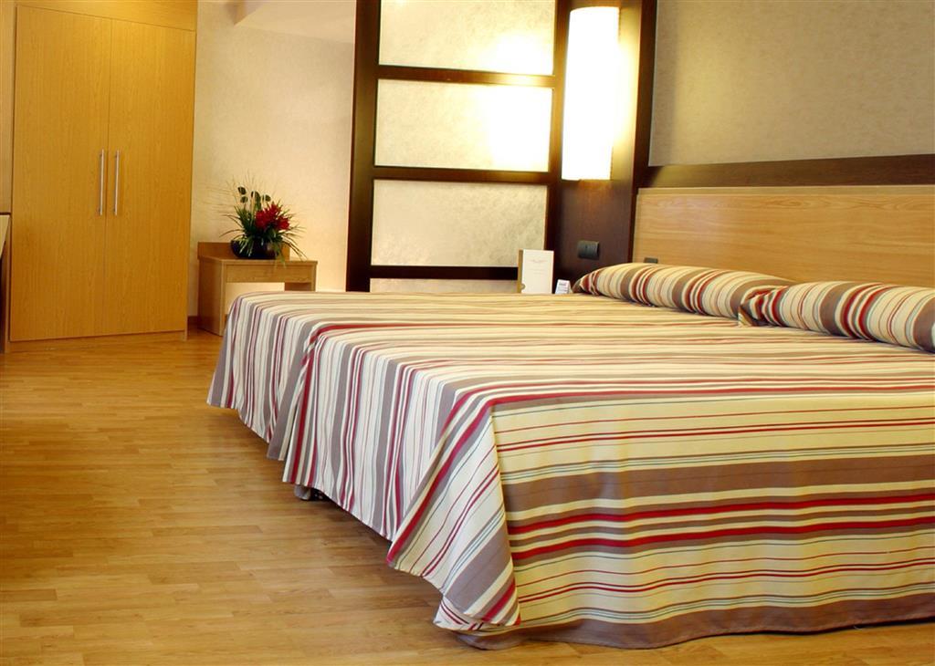 Catalonia Atenas Hotel Barcelona Room photo